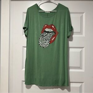 Green Graphic Tunic Top